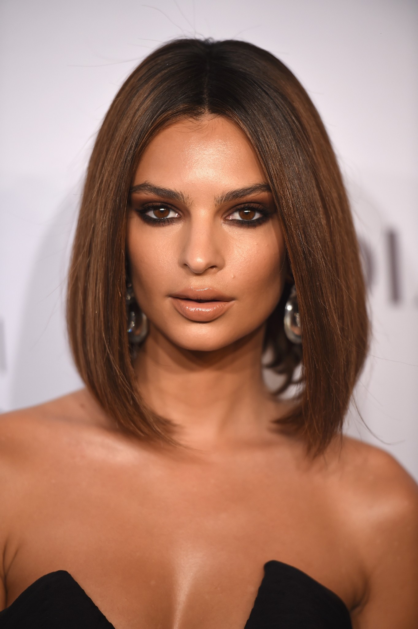 Photo portrait de l'actrice Emily Ratajkowski